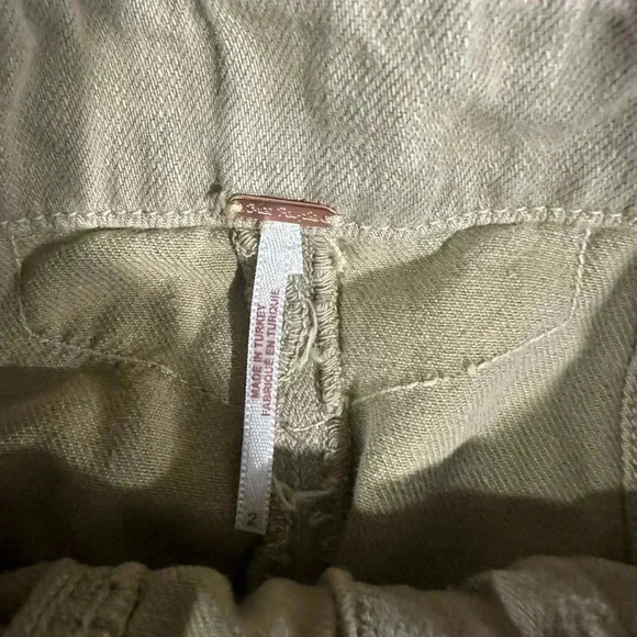 FREE PEOPLE utility cargo mini skirt size 2 EUC - Picture 3 of 4